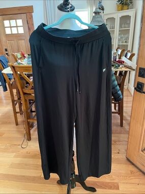 Fabletics wide leg pants